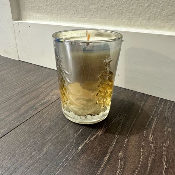 Bath & Body Works Winter 6oz Single Wick Candle New - Picture 1 of 5